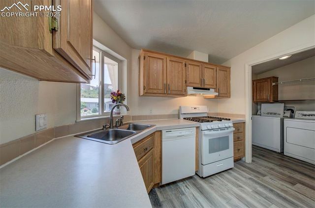 2560 Wheaton Drive, Colorado Springs, CO 80904