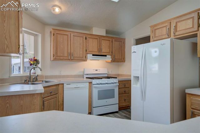 2560 Wheaton Drive, Colorado Springs, CO 80904