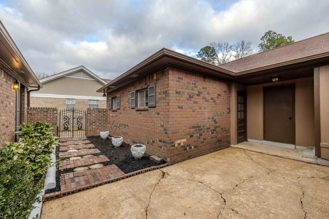 6256 HOLLY PARK DR, Memphis, TN 38141