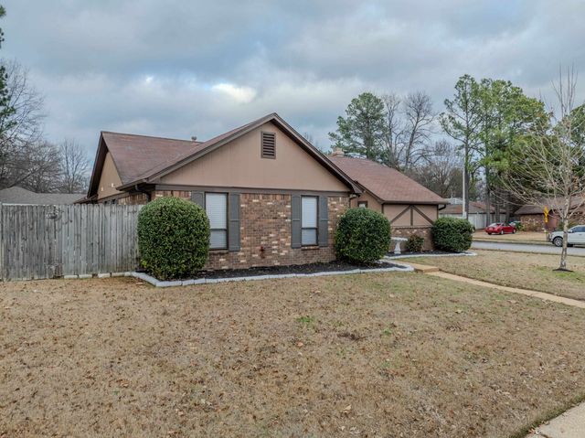 6256 HOLLY PARK DR, Memphis, TN 38141