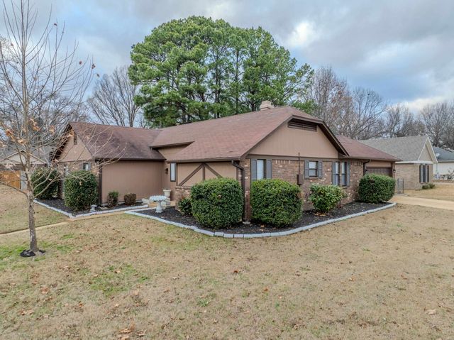 6256 HOLLY PARK DR, Memphis, TN 38141