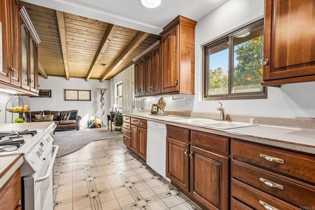 2747 Melrose, National City, CA 91950