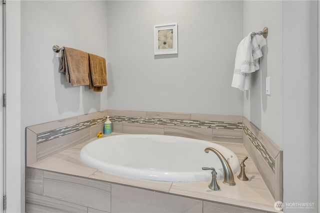 3877 Scott Lane, Gig Harbor, WA 98335