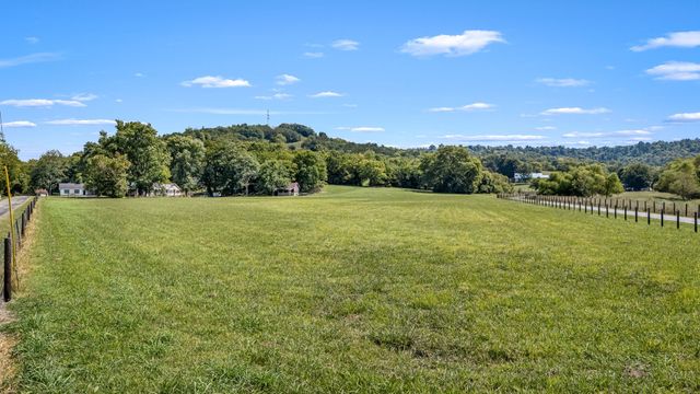 420 Beechwood Rd, Bell Buckle, TN 37020