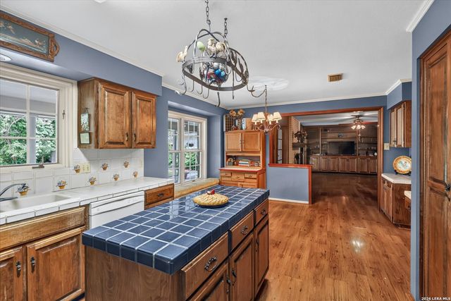 1706 Whitehaven, San Antonio, TX 78232