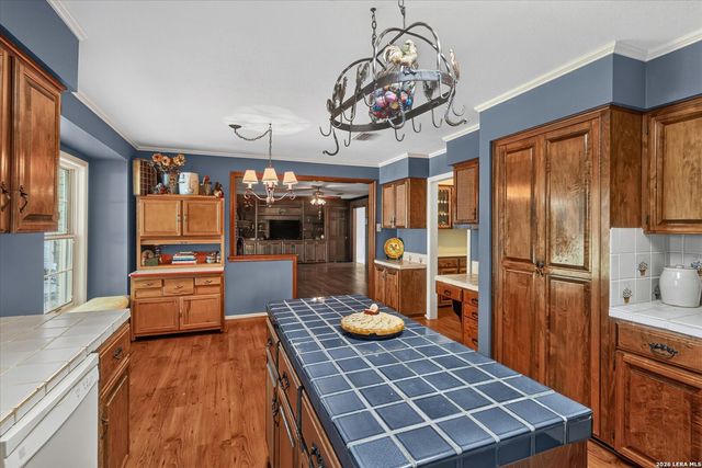 1706 Whitehaven, San Antonio, TX 78232