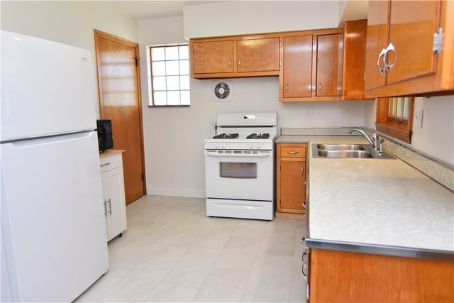 4204 Vistaview St, West Mifflin, PA 15122