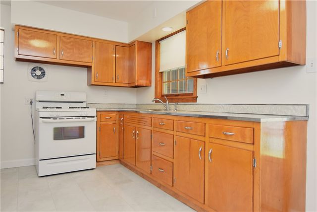 4204 Vistaview St, West Mifflin, PA 15122