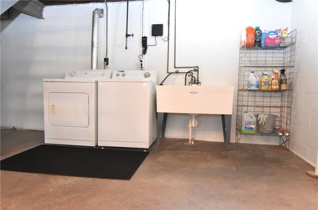 4204 Vistaview St, West Mifflin, PA 15122