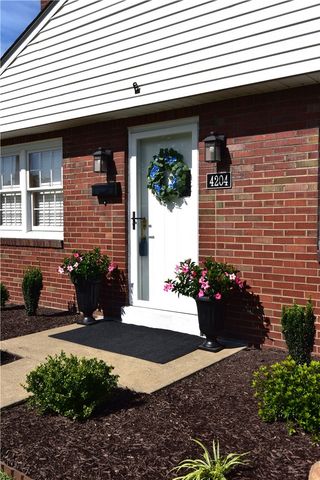 4204 Vistaview St, West Mifflin, PA 15122
