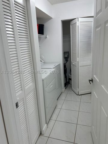 2541 N Nob Hill Rd 109, Sunrise, FL 33322