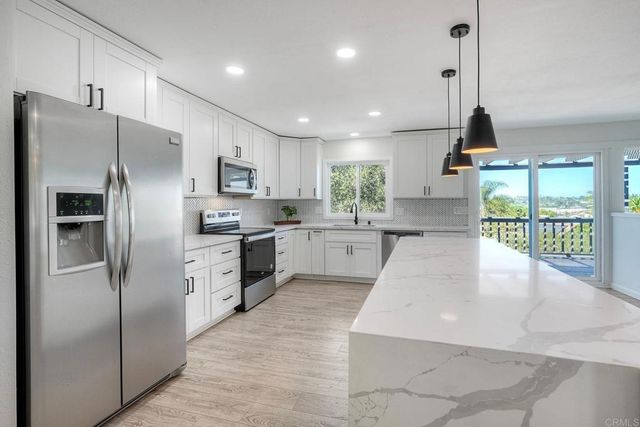 2449 Primrose Ave, Vista, CA 92083