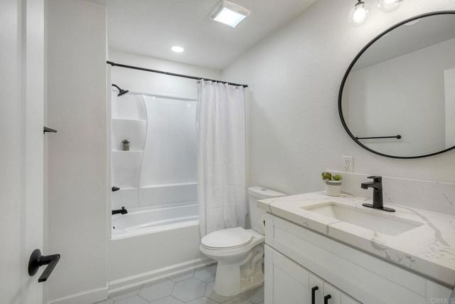 2449 Primrose Ave, Vista, CA 92083