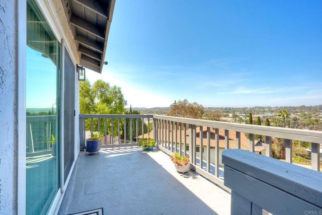 2449 Primrose Ave, Vista, CA 92083