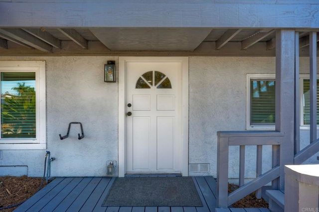 2449 Primrose Ave, Vista, CA 92083