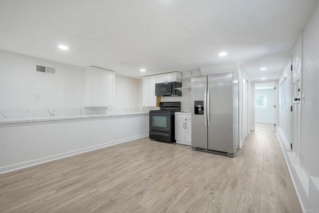 2449 Primrose Ave, Vista, CA 92083