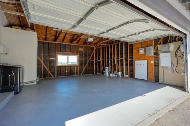 2449 Primrose Ave, Vista, CA 92083