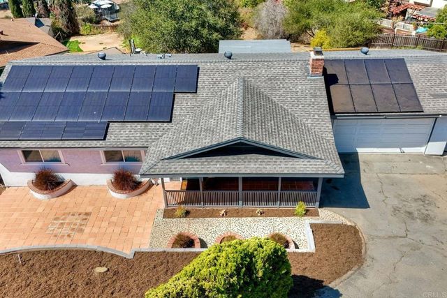 2449 Primrose Ave, Vista, CA 92083