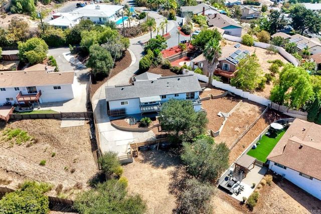 2449 Primrose Ave, Vista, CA 92083