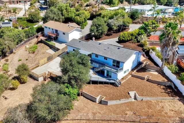 2449 Primrose Ave, Vista, CA 92083