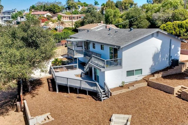 2449 Primrose Ave, Vista, CA 92083