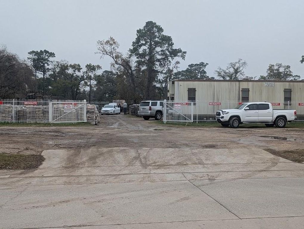 3347 Pinemont Drive, Houston, TX 77018