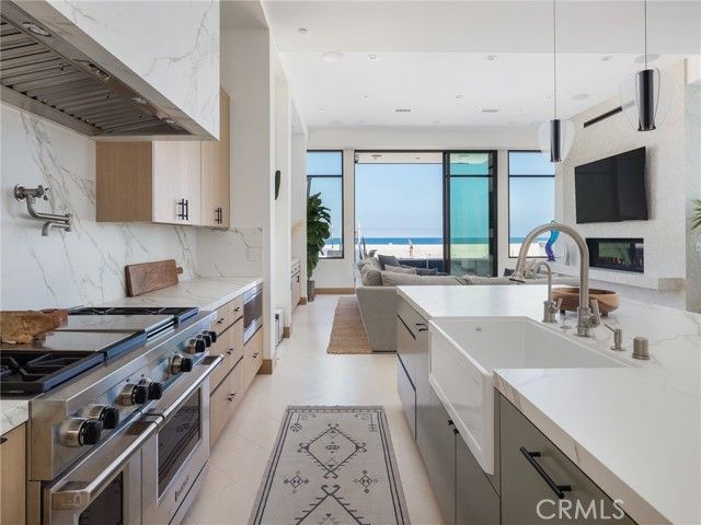 230 The Strand, Hermosa Beach, CA 90254
