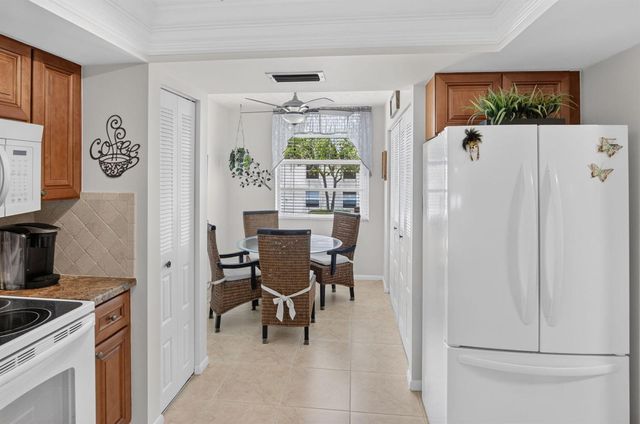 11 Willowbrook Lane 204, Delray Beach, FL 33446