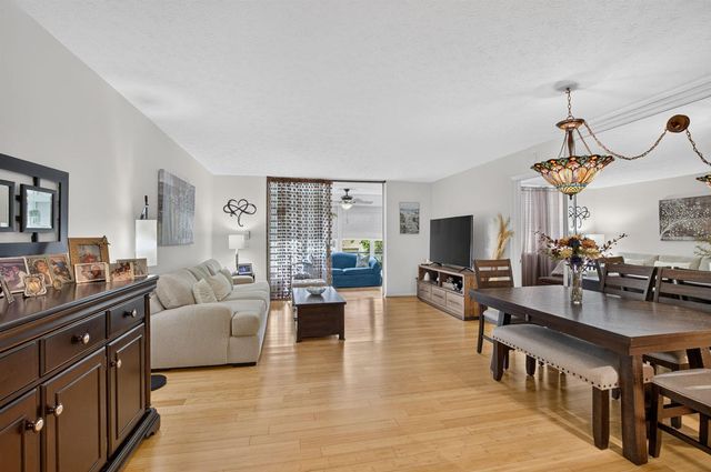 11 Willowbrook Lane 204, Delray Beach, FL 33446