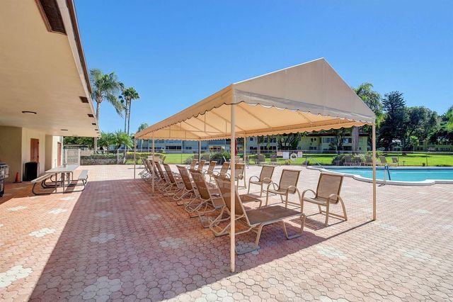 11 Willowbrook Lane 204, Delray Beach, FL 33446
