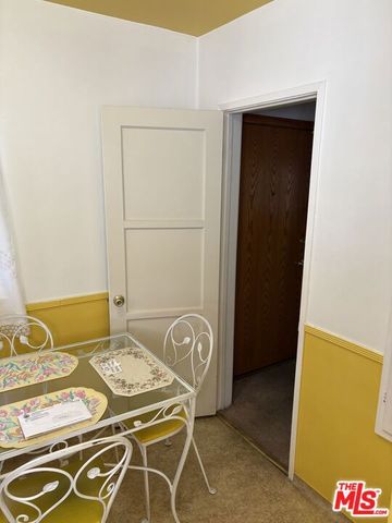 10210 S Manhattan Place, Los Angeles, CA 90047