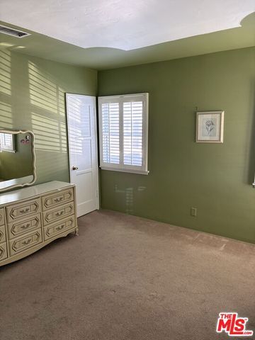 10210 S Manhattan Place, Los Angeles, CA 90047