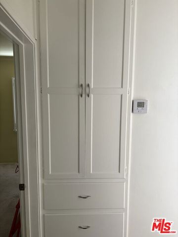 10210 S Manhattan Place, Los Angeles, CA 90047