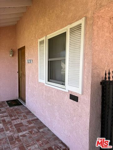 10210 S Manhattan Place, Los Angeles, CA 90047