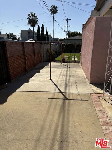 10210 S Manhattan Place, Los Angeles, CA 90047