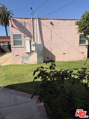 10210 S Manhattan Place, Los Angeles, CA 90047