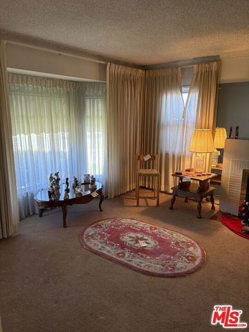 10210 S Manhattan Place, Los Angeles, CA 90047