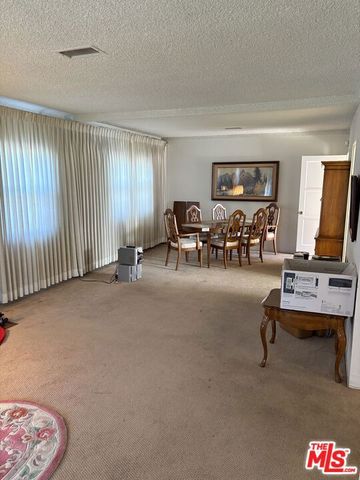 10210 S Manhattan Place, Los Angeles, CA 90047