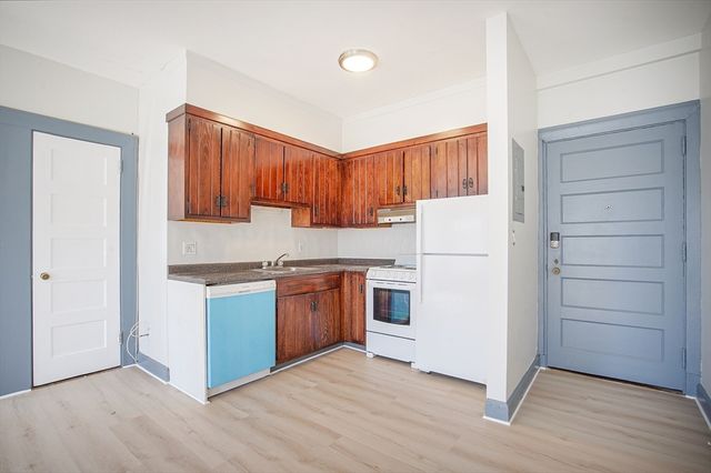 140 Chestnut St 516, Springfield, MA 01103