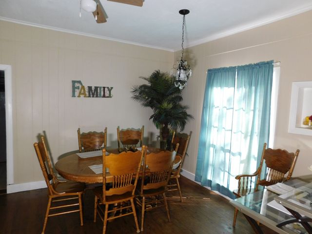 201 NW 4TH Street, Springhill, LA 71075