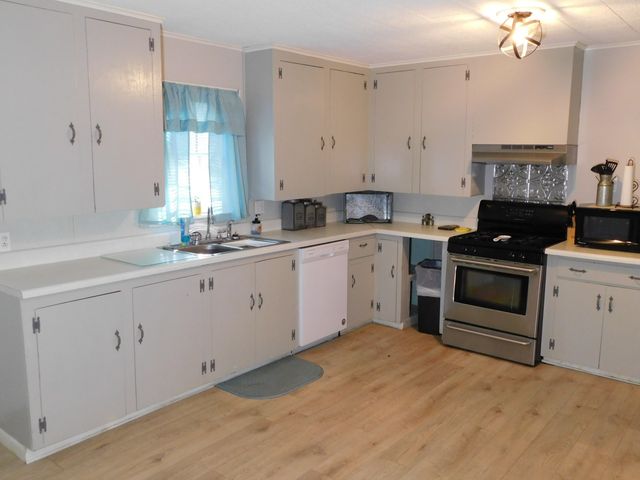 201 NW 4TH Street, Springhill, LA 71075