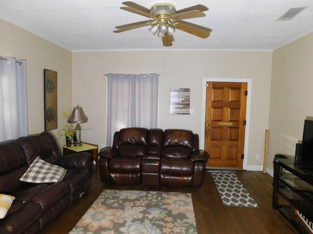 201 NW 4TH Street, Springhill, LA 71075