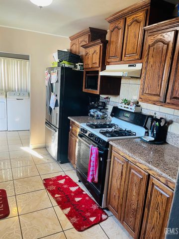 407 E Street, Taft, CA 93268