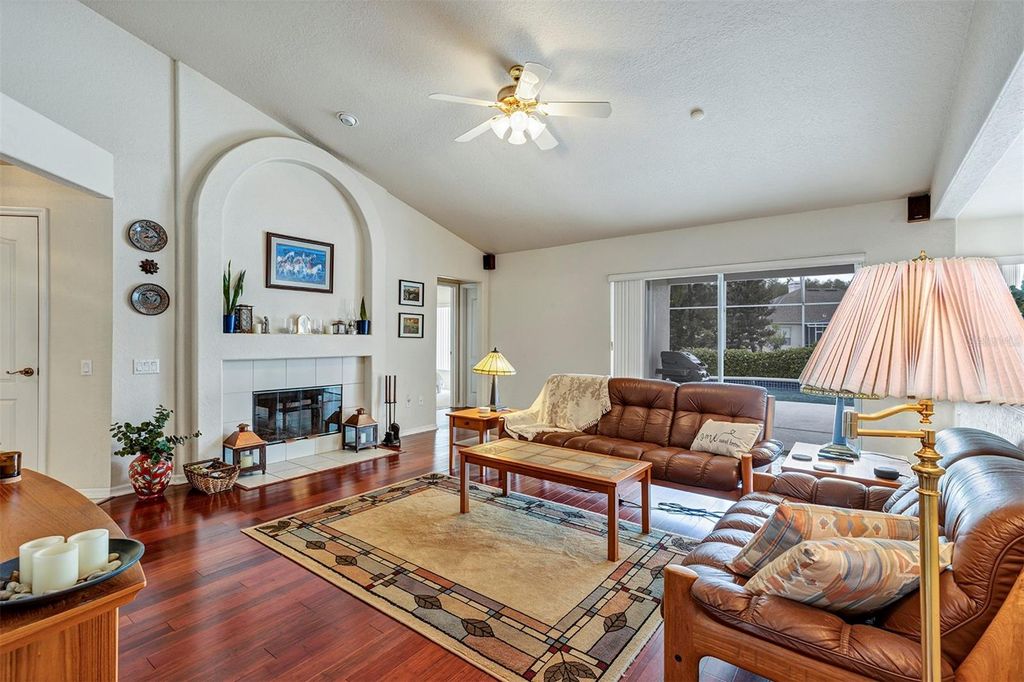 Image 21 of property listing at 3556 AMACA CIRCLE, Orlando, FL 32837