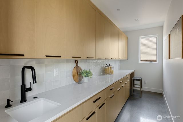 18636 2nd Avenue SW, Normandy Park, WA 98166