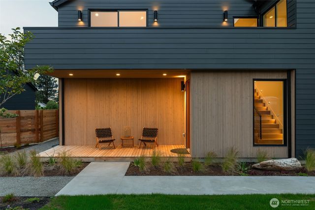 18636 2nd Avenue SW, Normandy Park, WA 98166