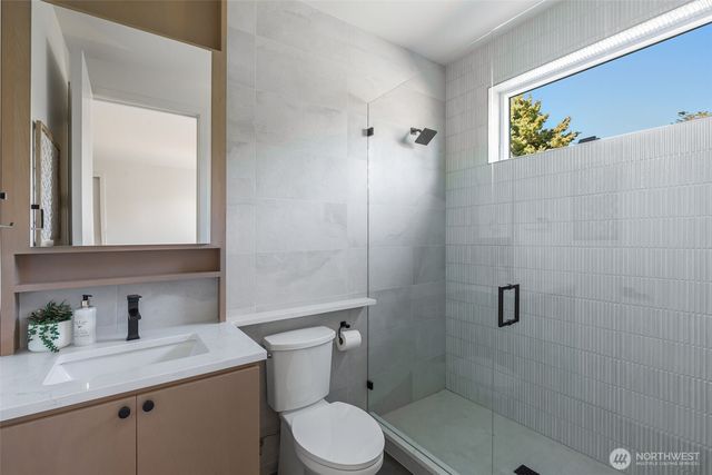 18636 2nd Avenue SW, Normandy Park, WA 98166