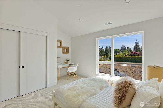 18636 2nd Avenue SW, Normandy Park, WA 98166