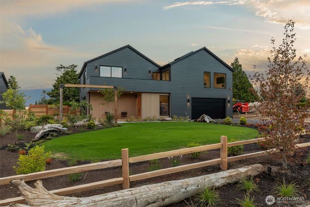 18636 2nd Avenue SW, Normandy Park, WA 98166