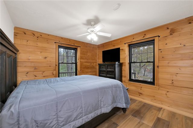 12825 E Wallin Mountain Road, West Fork, AR 72774